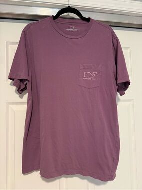 Vineyard Vines | Men’s Vintage Whale Short Sleeve Pocket T-Shirt Plum L
